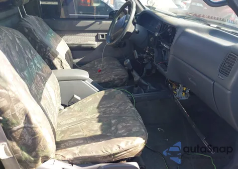 1997 Toyota Tacoma Base V6 (M5) from USA, damaged, VIN 4TAPN62N6VZ279531